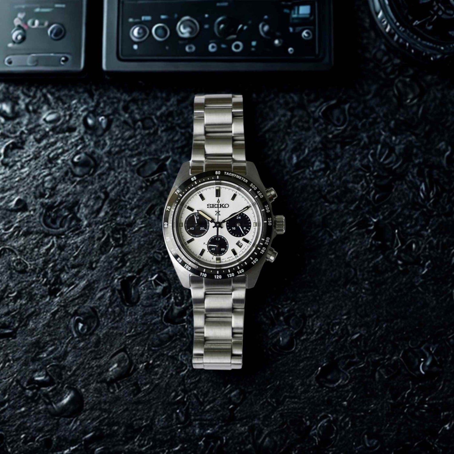 Stainless steel men’s watches – durable and stylish timepieces at Fineoclock