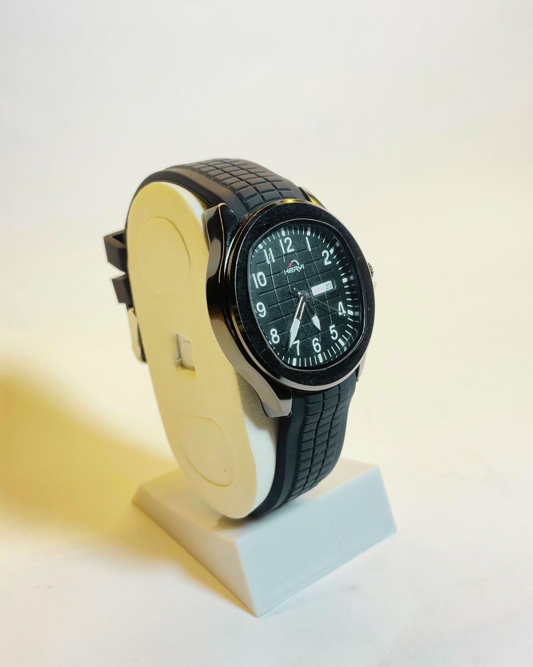 Hervi Black Edition Rubber Straps – Elegant, Comfortable & Premium | FineOclock