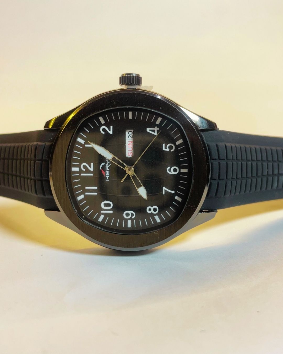 Hervi Black Edition Rubber Straps – Elegant, Comfortable & Premium | FineOclock