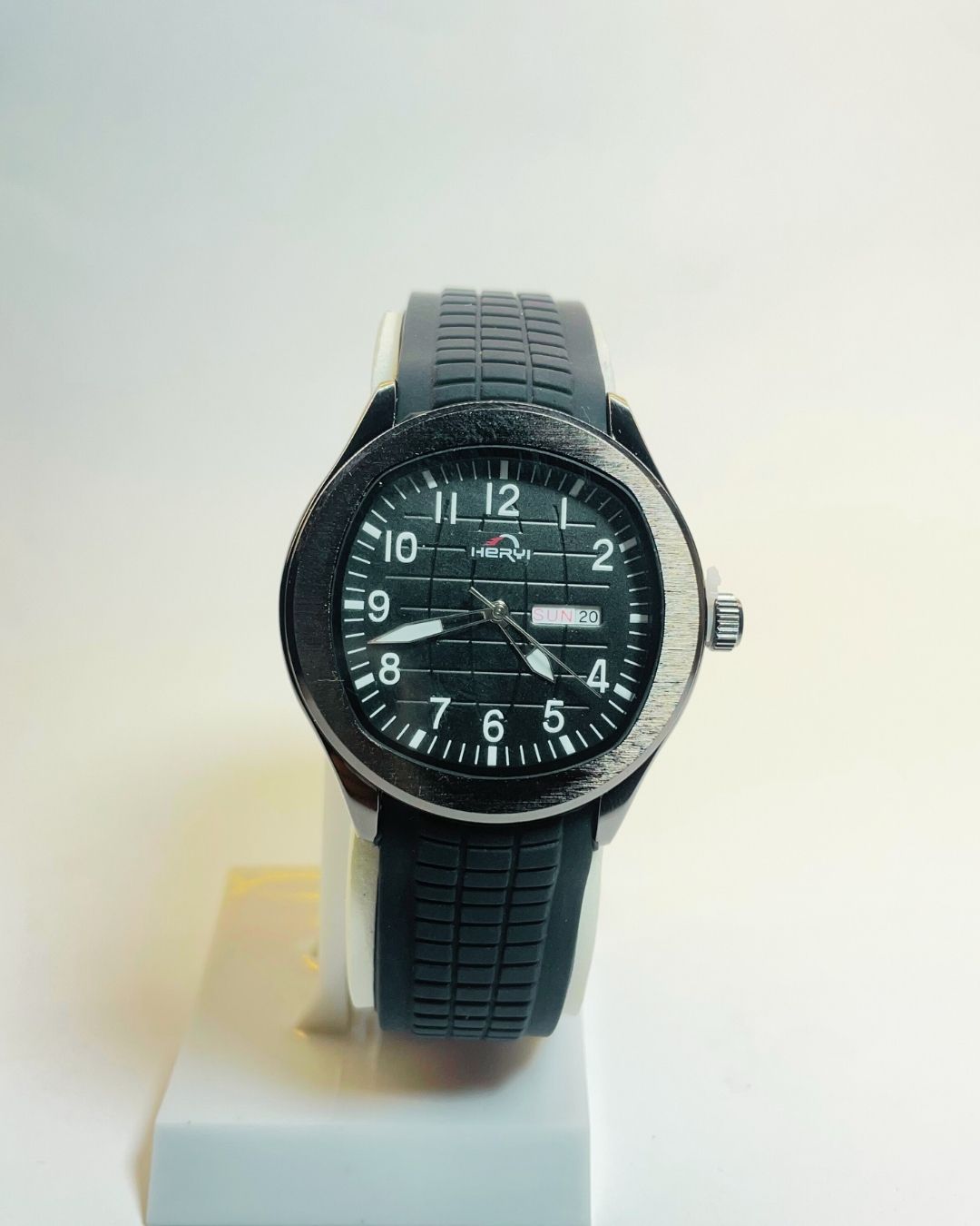 Hervi Black Edition Rubber Straps – Elegant, Comfortable & Premium | FineOclock